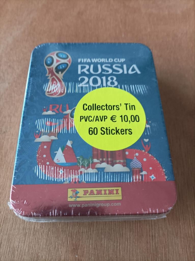 Panini WK Russia 2018 , gesloten Tinne box met 60 stickers, Ophalen of Verzenden, Zo goed als nieuw
