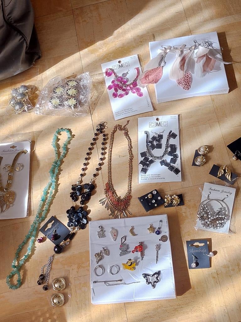 Bijoux pour tout 70€, Bijoux, Sacs & Beauté, Enlèvement, Comme neuf