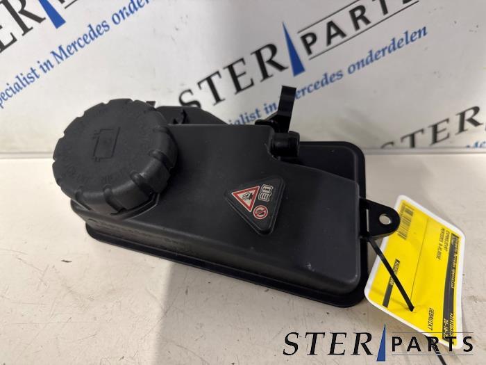 Réservoir d'expansion d'un Mercedes A-Klasse, 3 mois de garantie, Utilisé, -, -