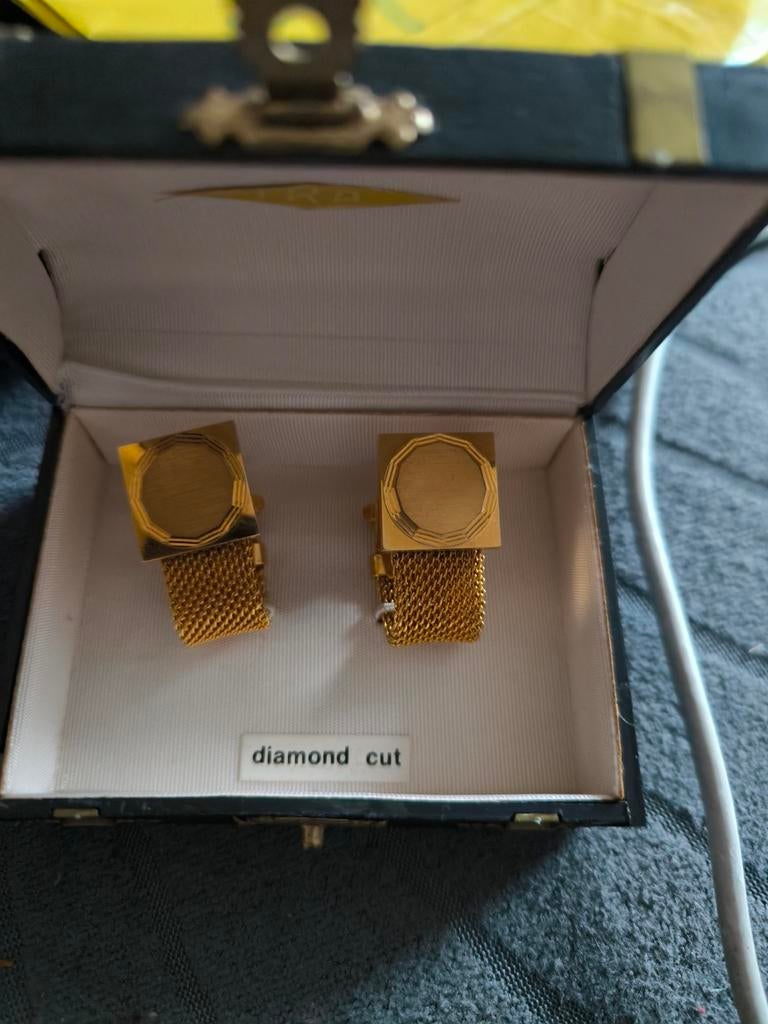 Boutons de manchette vintage, Enlèvement