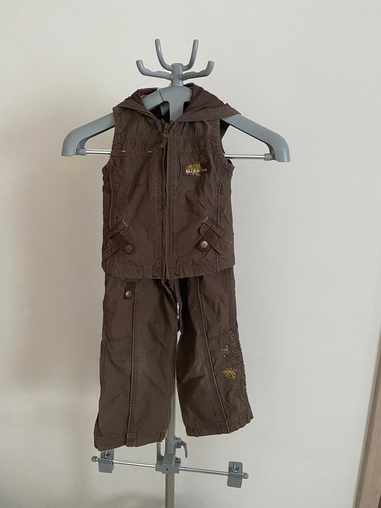 Costume marron Taille 110, Enfants & Bébés, C&A, Enlèvement ou Envoi, Ensemble, Comme neuf
