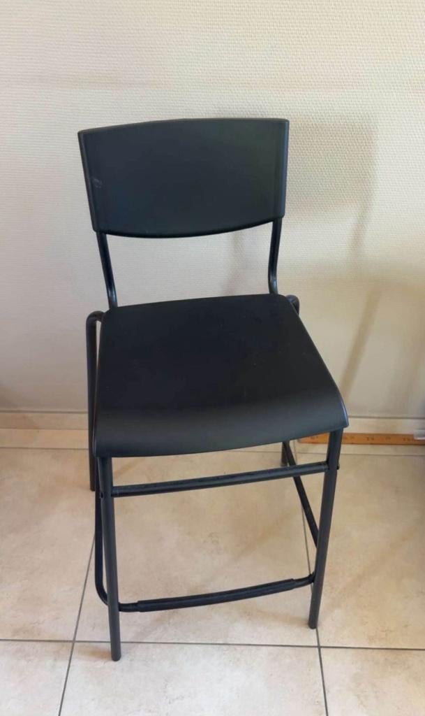 2 Chaises haute noir Ikea, 2 tabourets, Enlèvement, Utilisé, 60 à 90 cm