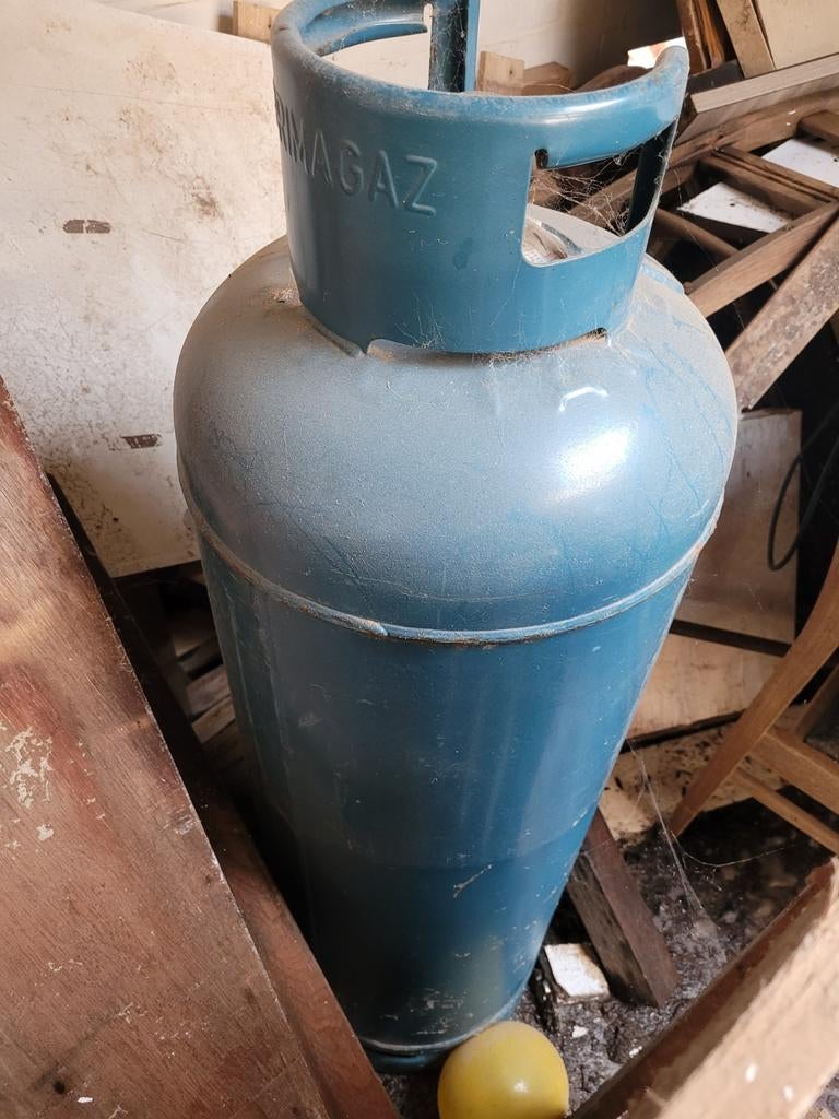 Gas fles meer dan de helft nog vol, Ophalen