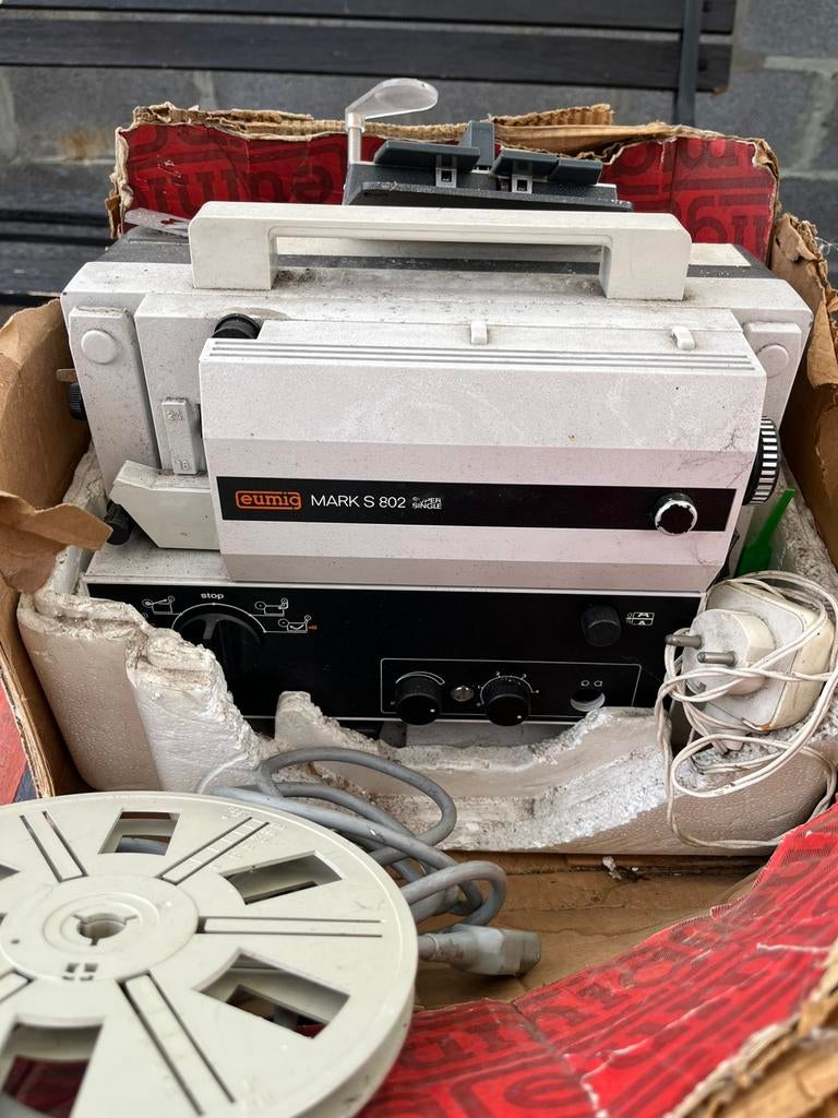 Ancien projecteur, Ophalen