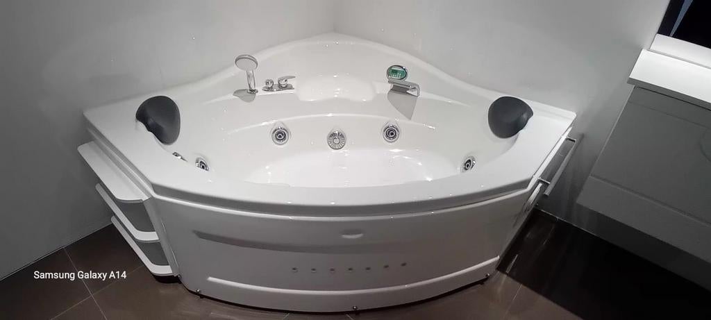 Bain d'hydromassage, Enlèvement, Comme neuf