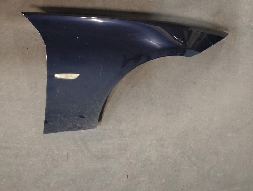 Vleugel spatbord Bmw E90 E91 + Lci Monaco blauw, Ophalen, Gebruikt, Rechts, Spatbord