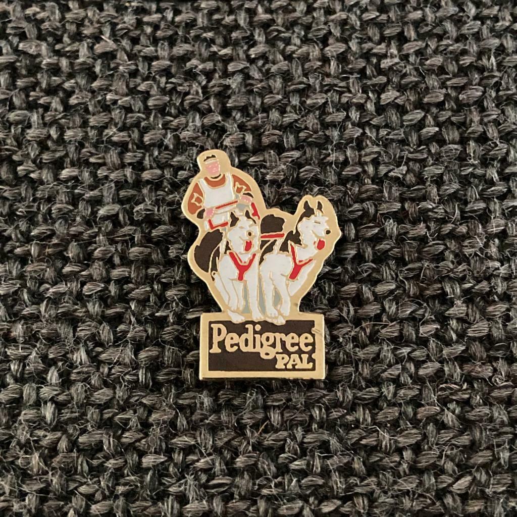 PIN - PEDIGREE PAL - HOND - CHIEN - HUSKY, Envoi, Utilisé, Marque, Insigne ou Pin's