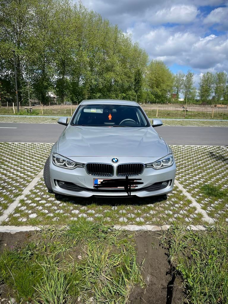 BMW 3Reeks 318i 2018, Autos, Argent ou Gris, Achat, Euro 6, Automatique