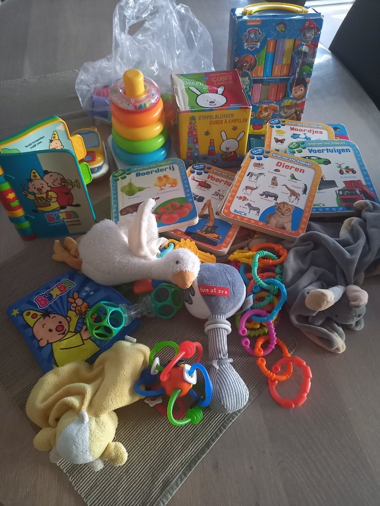 Babyspeelgoed, Ophalen