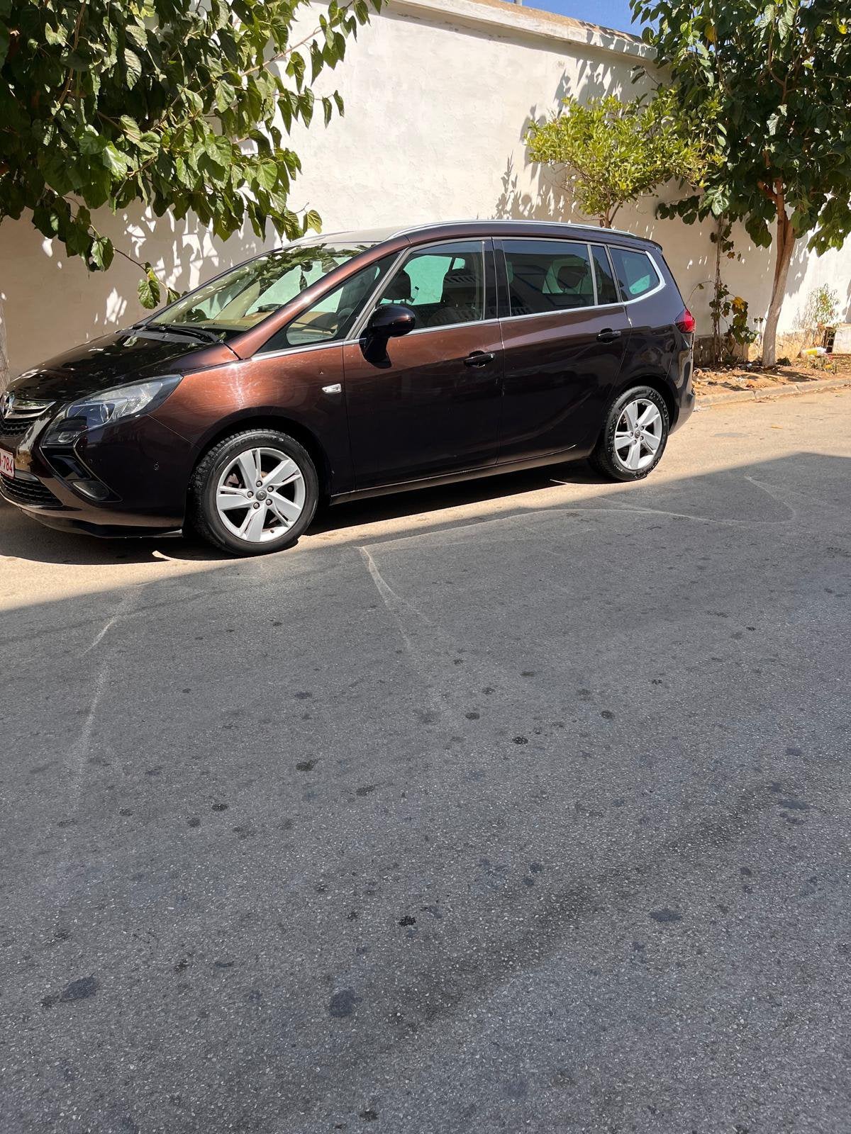 Opel zafira 1.4 benzine 2015 (business+ editie), Auto's, Monovolume, Euro 6, 4 cilinders, Bruin