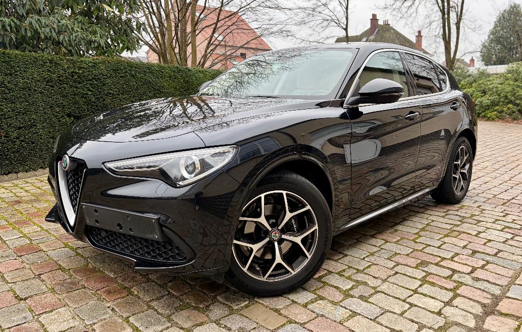 Alfa Romeo Stelvio 2.2 MJD Automaat ### 63000 ###, Auto's, Alfa Romeo, Automaat, Achterwielaandrijving, 4 cilinders, Zwart