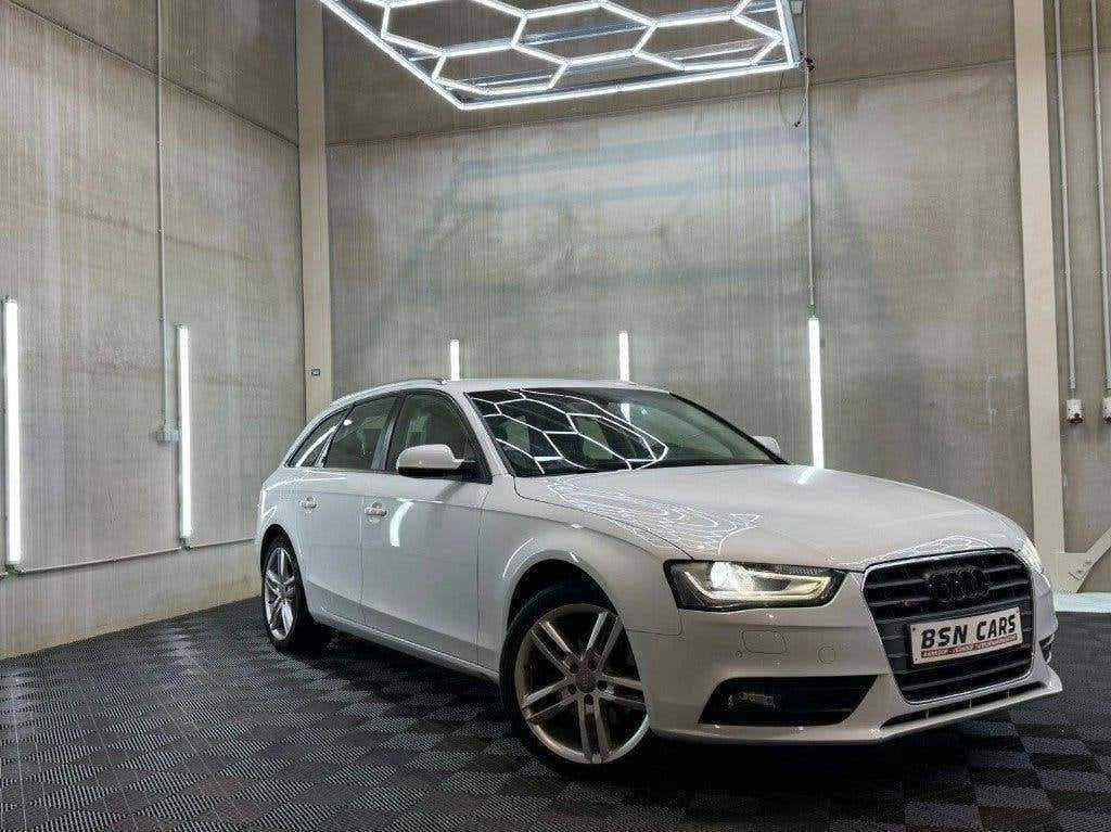 AUDI A4/XENON/LEER/TREKHAAK/EURO6, Auto's, A4, Wit, Leder, Bedrijf