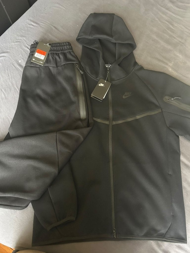 Nike tech XL, Vêtements | Hommes, Neuf, Enlèvement ou Envoi, Taille 56/58 (XL), Nike