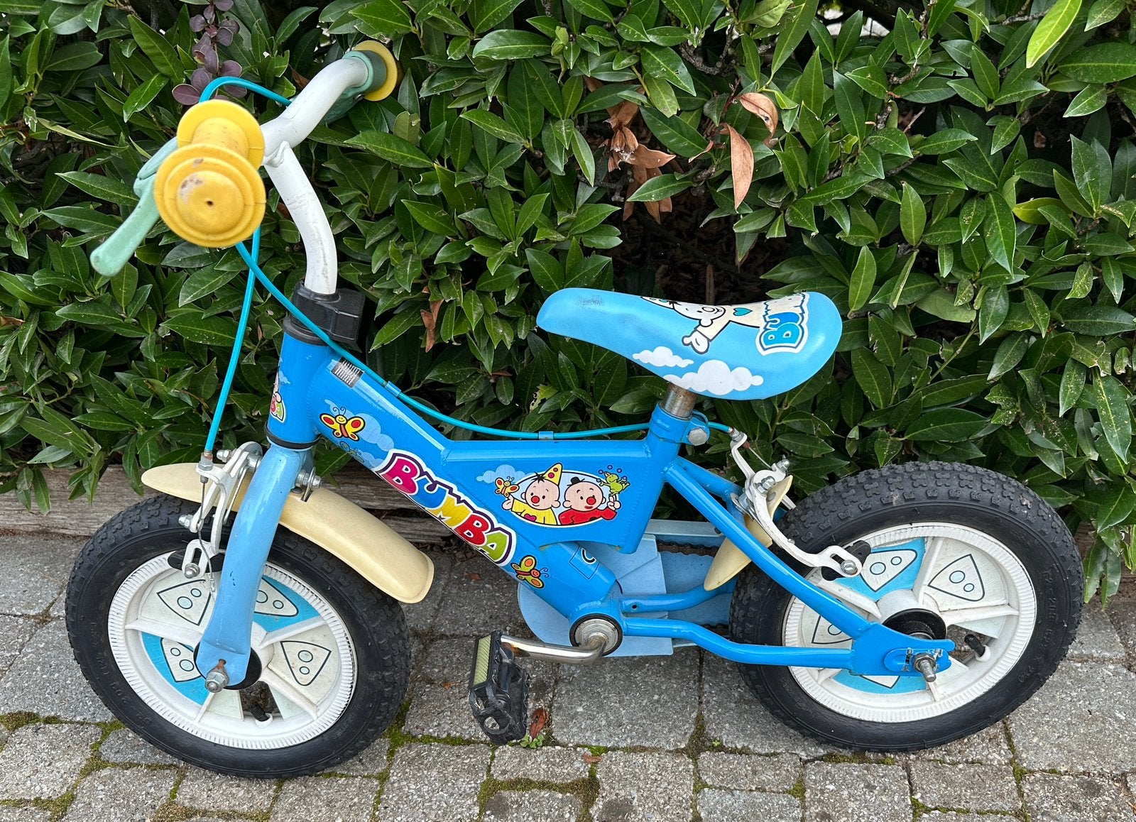 Bumba kinderfietsje 12,5 inch, Fietsen en Brommers, Fietsen | Kinderfietsjes, Ophalen, Zijwieltjes, Gebruikt, Velgrem