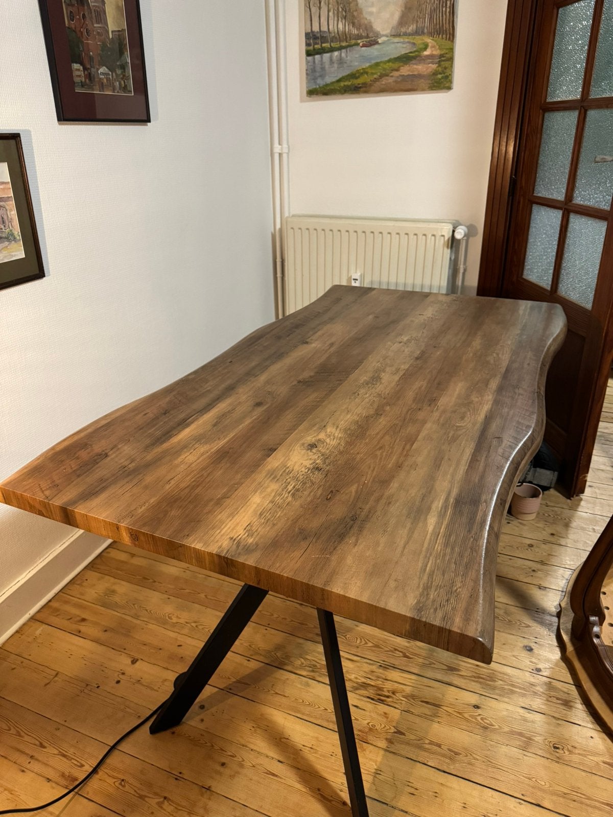 Table effet bois pied en métal noir, 150 à 200 cm, Cinq personnes ou plus, Comme neuf, Enlèvement