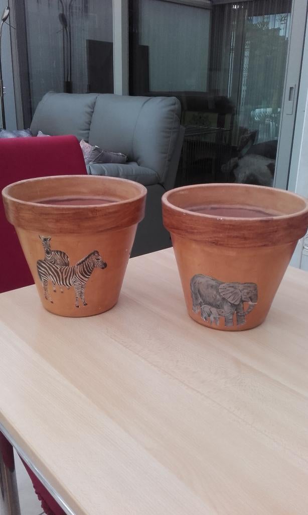 2 mooie decoratieve bloempotten olifant en zebra, Tuin en Terras, Ophalen