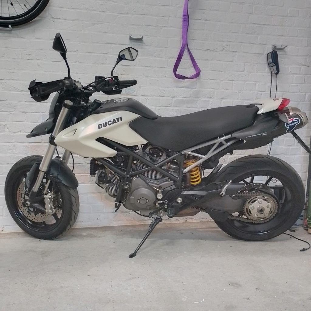 DUCATI HYPERMOTARD 796, 2 cilinders, Particulier, Meer dan 35 kW, Minimaal motorrijbewijs A1