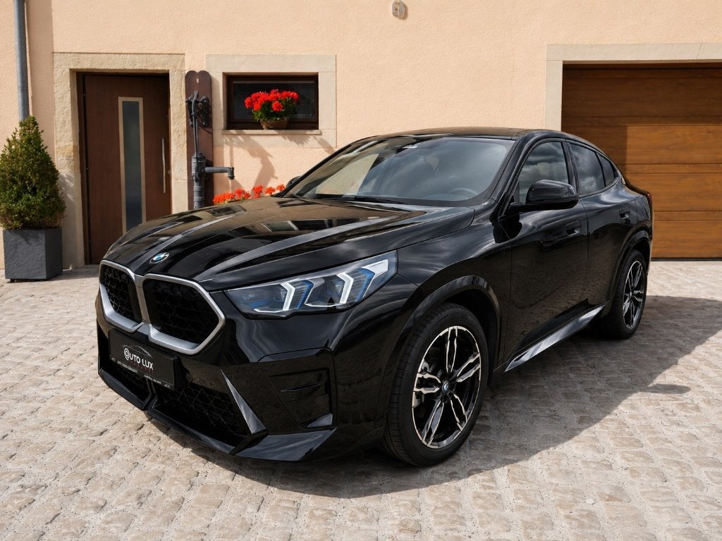 BMW X2 sDrive20d M Sport/Pano/Attelage/SiègesÉlec/360/Harman, Auto's, BMW, Dealer onderhouden, X2, 4 cilinders, Zwart