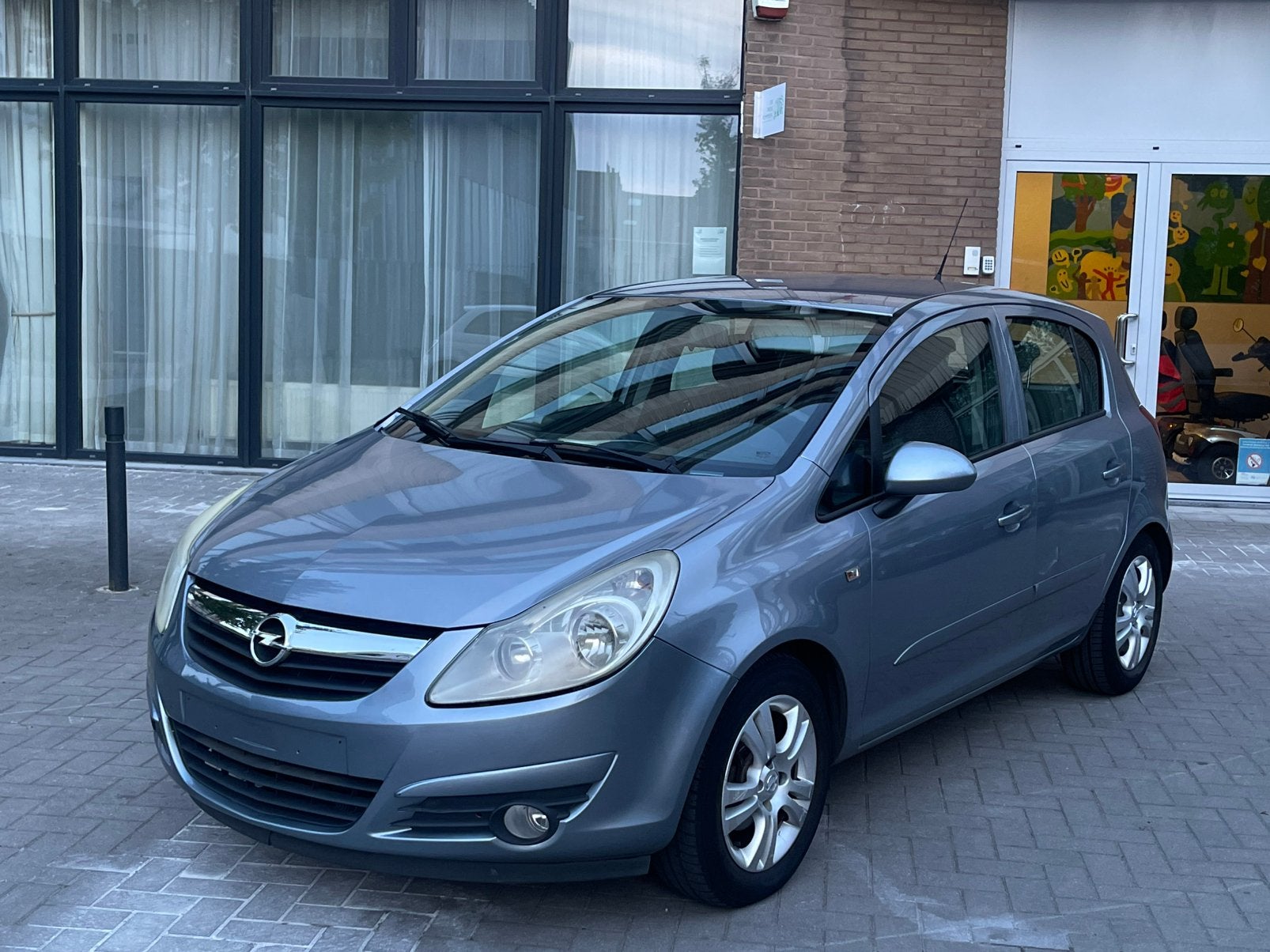 Opel corsa essence, Argent ou Gris, Boîte manuelle, Noir, 5 portes