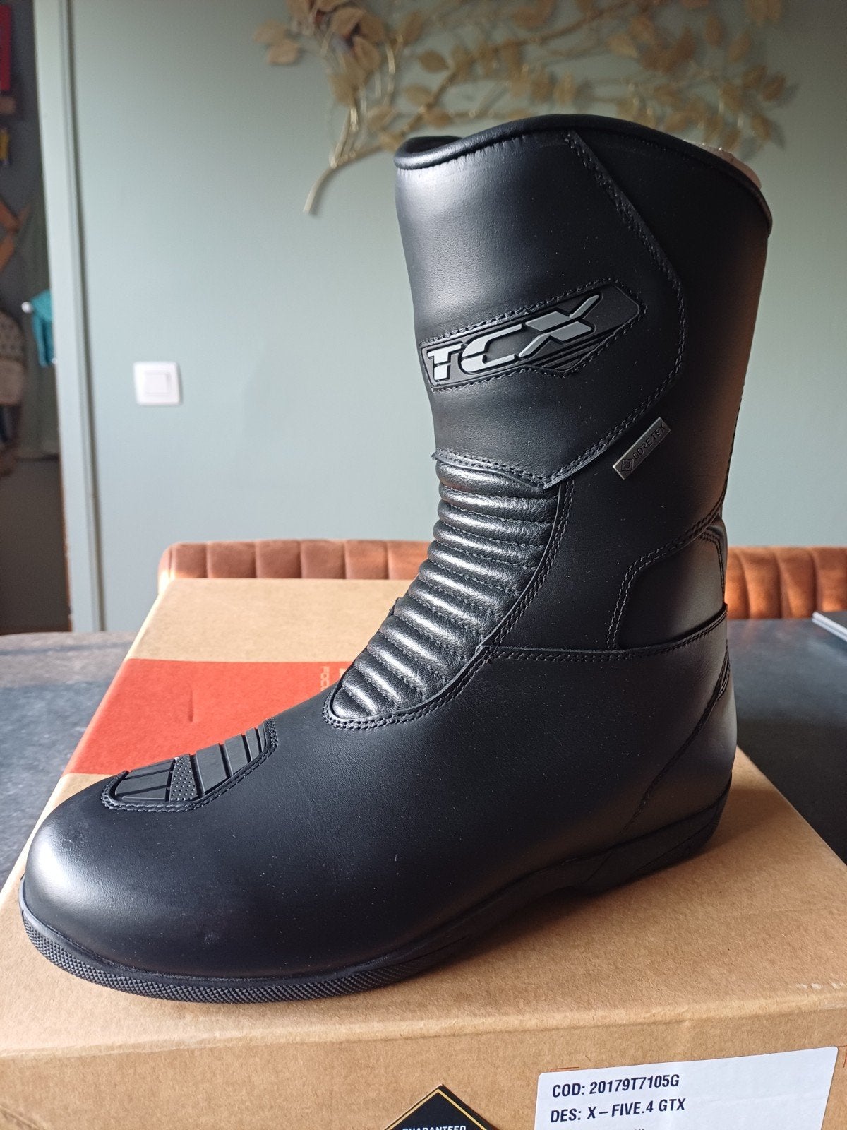 Bottes moto en cuir neuves pointure 43, Motos, Enlèvement, Bottes