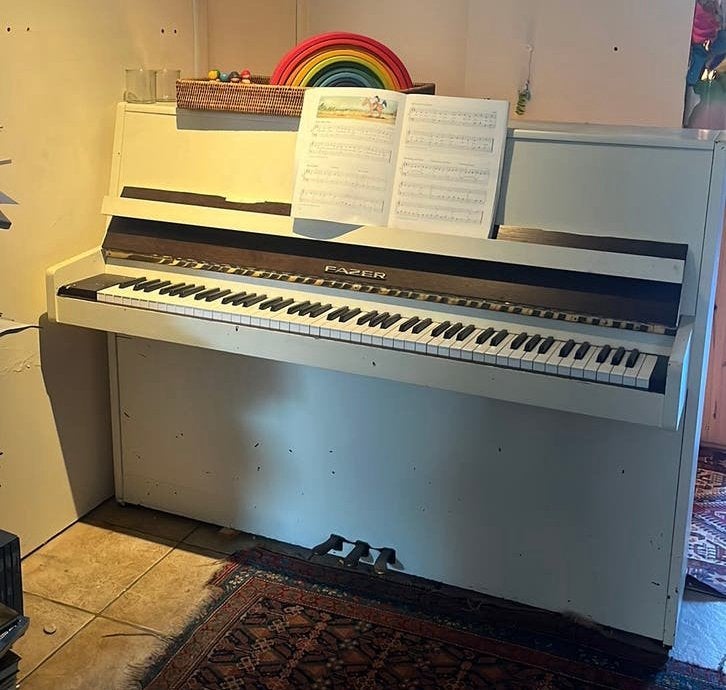 Buffetpiano Fazer - H: 109cm, Musique & Instruments, Pianos, Enlèvement, Utilisé, Piano