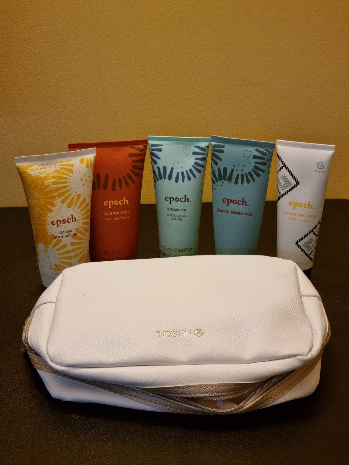 Nuskin gel set + bag, Handtassen en Accessoires, Uiterlijk | Lichaamsverzorging, Ophalen of Verzenden