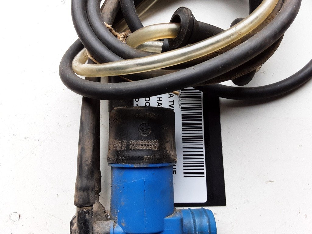 LAVE-GLACE POMPE AVANT Renault Twingo II (CN) (9641553880), Renault, Mevr. I. Hauben, Utilisé, Rue de l'Espoir 34 34
4030  GRIVEGNÉE, BE