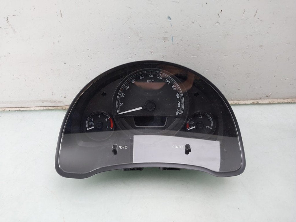 INSTRUMENTS DE BORD Skoda Citigo (|1ST920862|), Autos : Pièces & Accessoires, Utilisé, Info@skoda-auto.de, Skoda, Max-Planck-Straße  3-5
64331  Weiterstadt, DE
