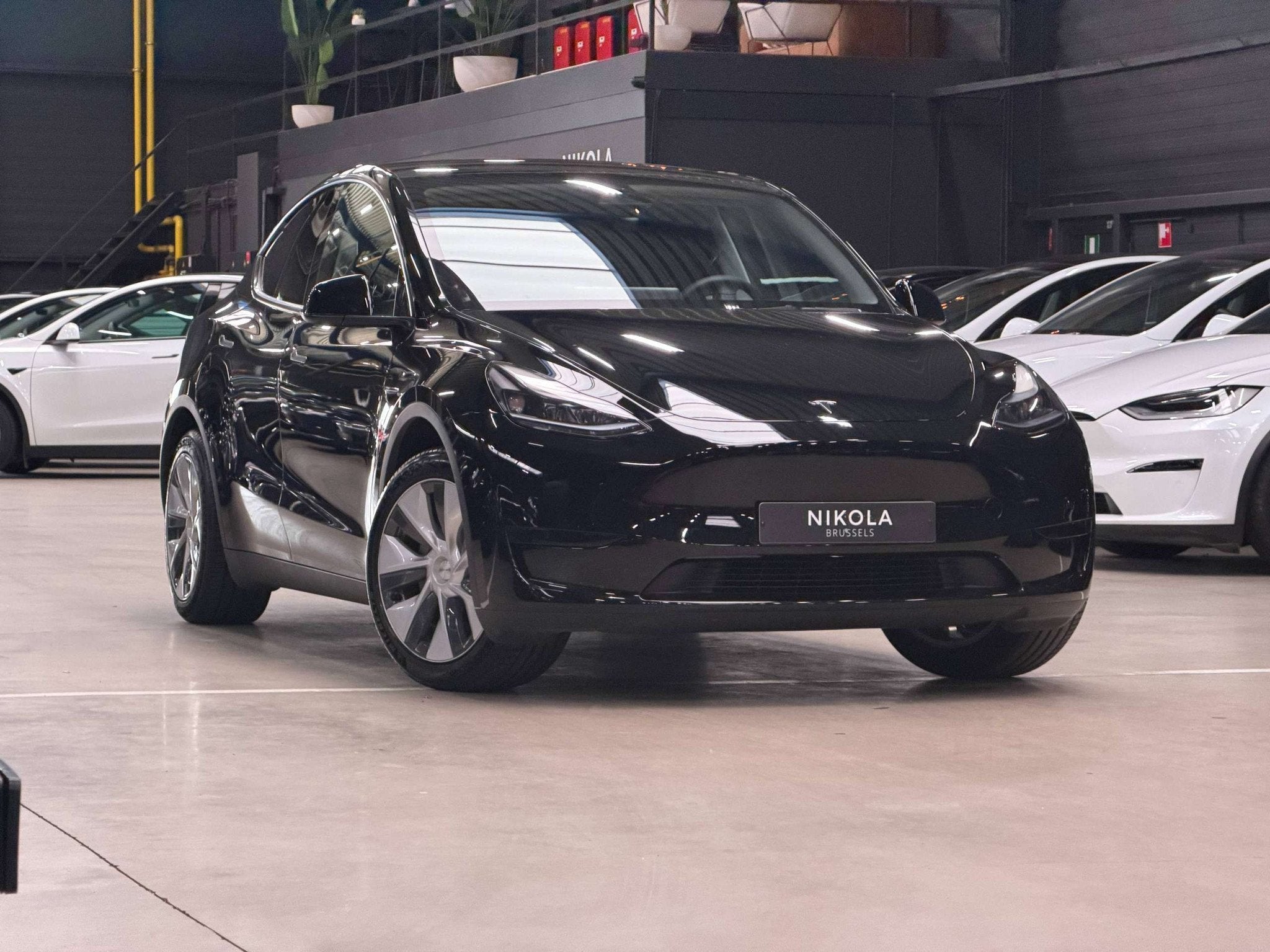 Tesla Model Y REAR WHEEL DRIVE - TOW HOOK - AUTOPILOT ACTIVE, Autos, 299 ch, Achat, Entreprise, Noir