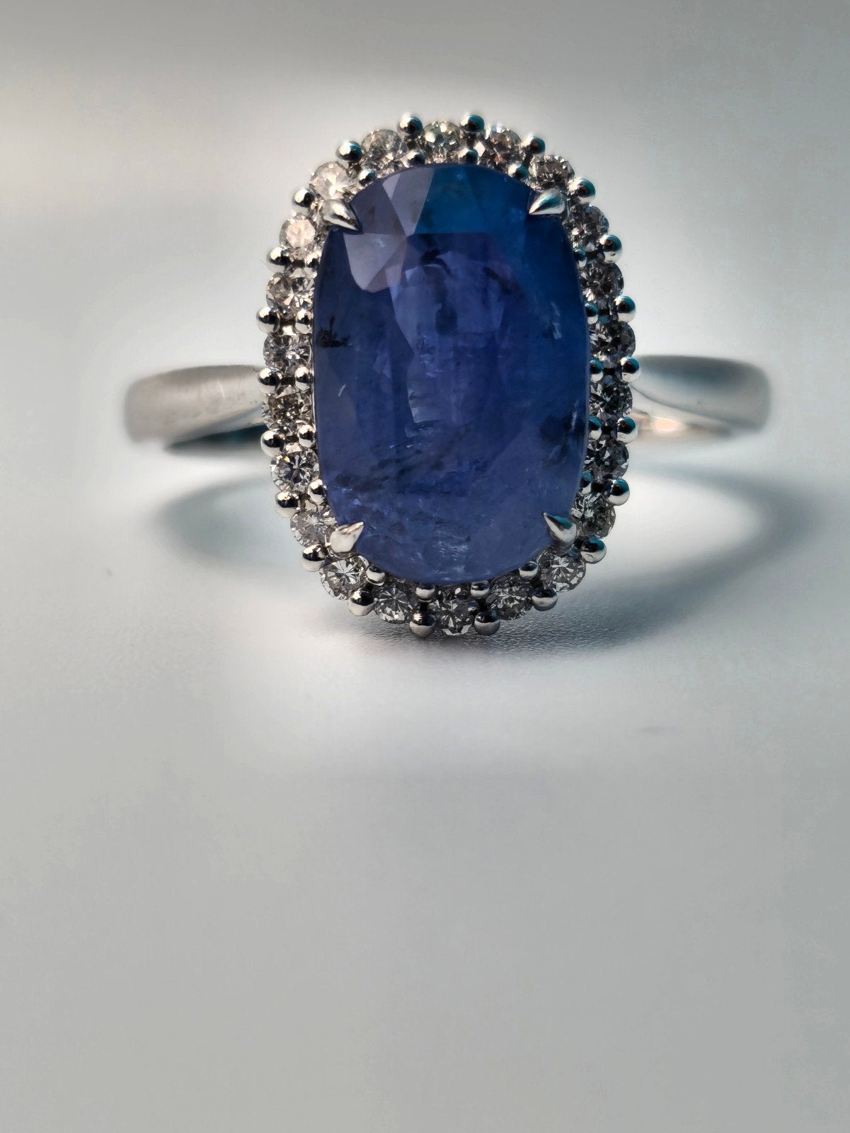 White gold  4.14ct Sapphire With Natural Diamonds, Bijoux, Sacs & Beauté, Neuf, Enlèvement ou Envoi, Or, Bleu