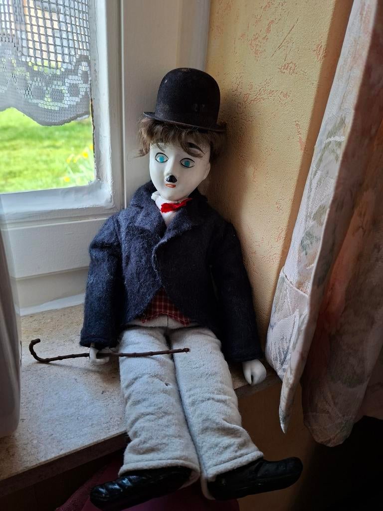 Porceleinen Charlie Chaplin pop. Antiek, Antiquités & Art, Enlèvement