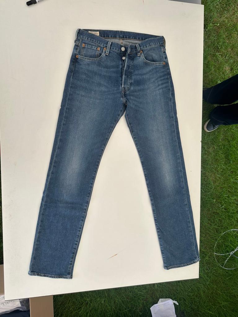 Pantalon Levis w29 L35, Enlèvement, Comme neuf