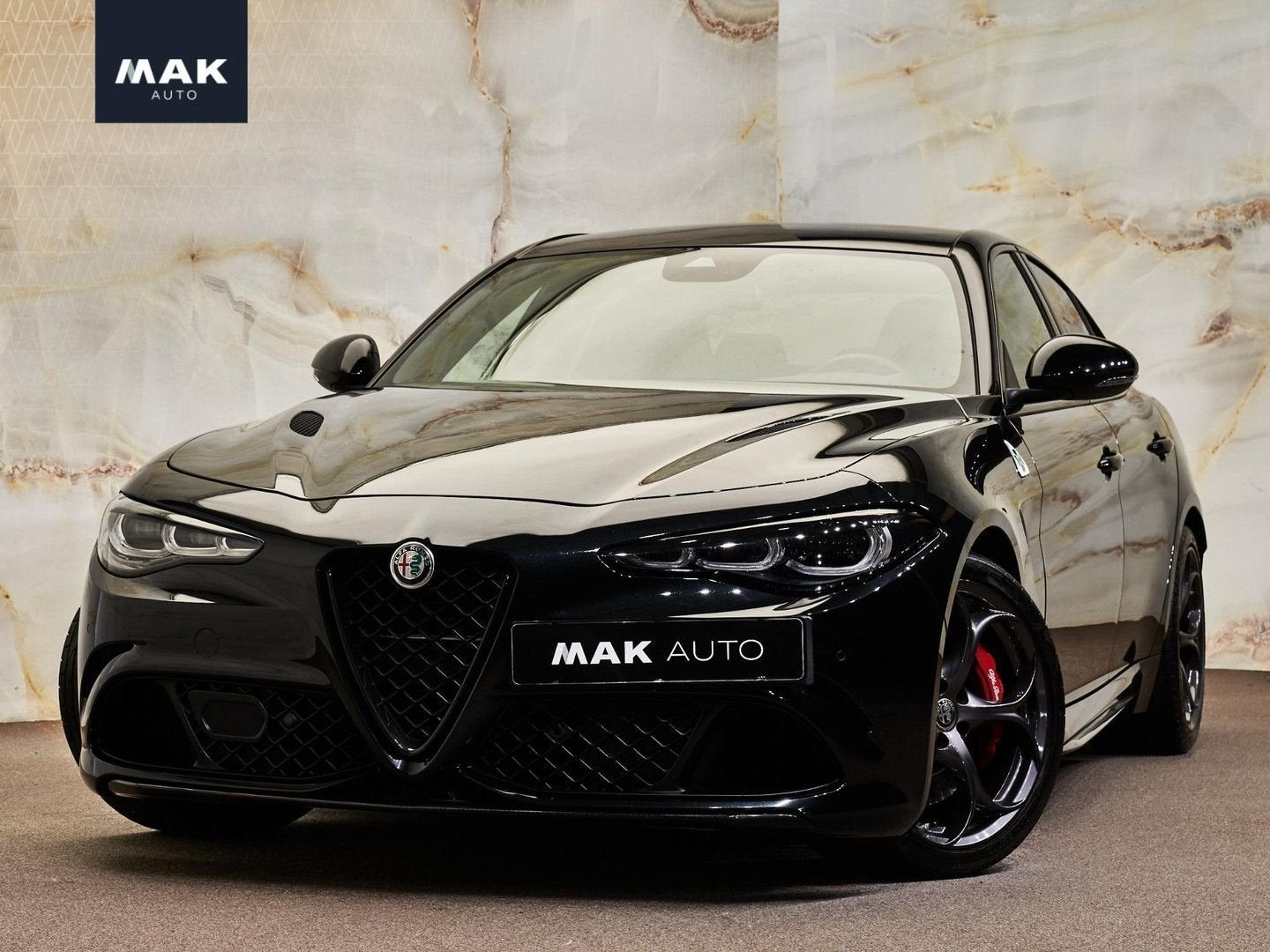 Alfa Romeo Giulia 2.9 V6 Quadrifoglio , Akrapovič, Sparco, H, Automaat, Zwart, Bedrijf, Berline