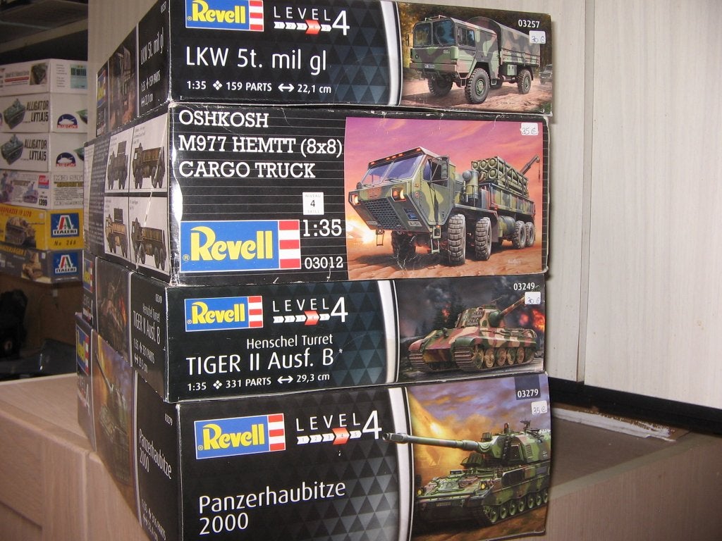 lot bouwdozen van legervoertuigen op 1/35, Ophalen, Nieuw, Tank, Revell