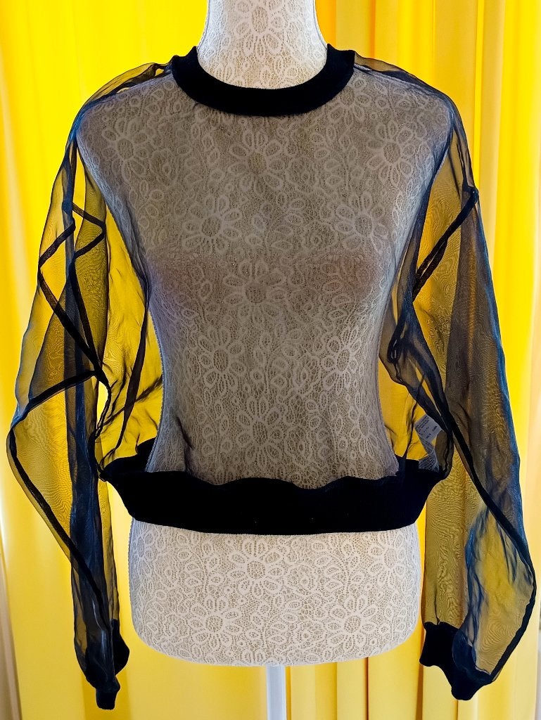 Pull court Bershka. Organza/Coton. Taille M, Neuf, Taille 38/40 (M), Enlèvement ou Envoi, Bershka