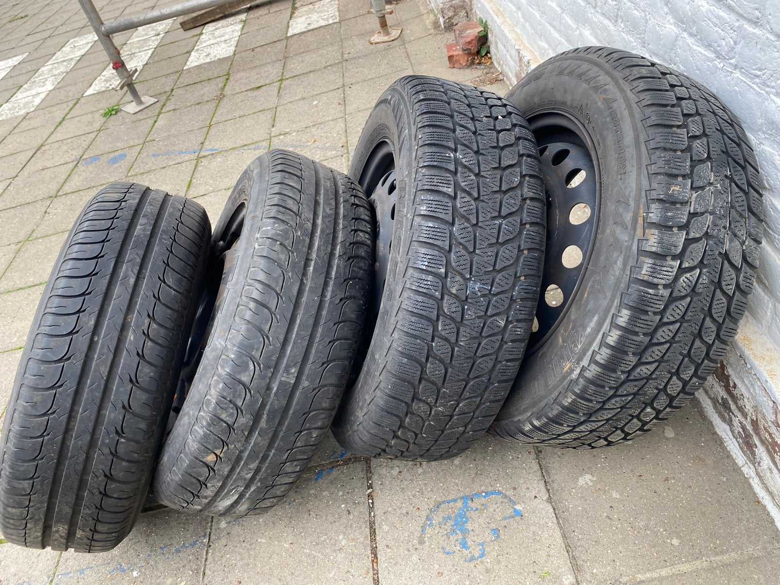 4 pneus de voiture en très bon état !, Autos : Pièces & Accessoires, Enlèvement