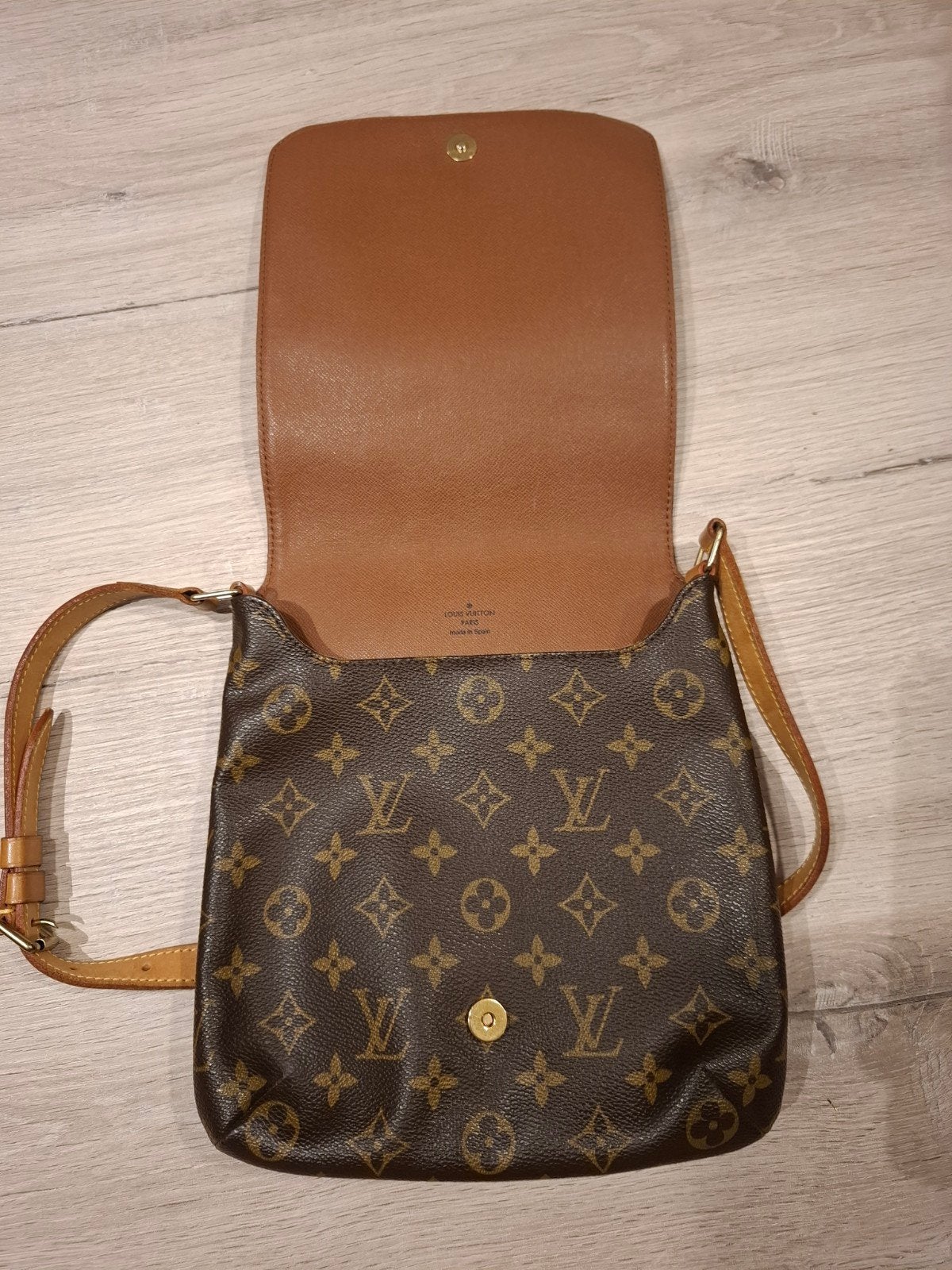 Louis Vuitton nieuw, Handtassen en Accessoires, Ophalen, Nieuw, Beige, Leer