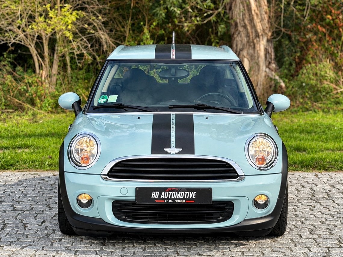 MINI R55 CLUBMAN ONE 1.6i • AIRCO • CARPLAY • VERLAAGD, Voorwielaandrijving, 4 cilinders, 72 kW, Blauw