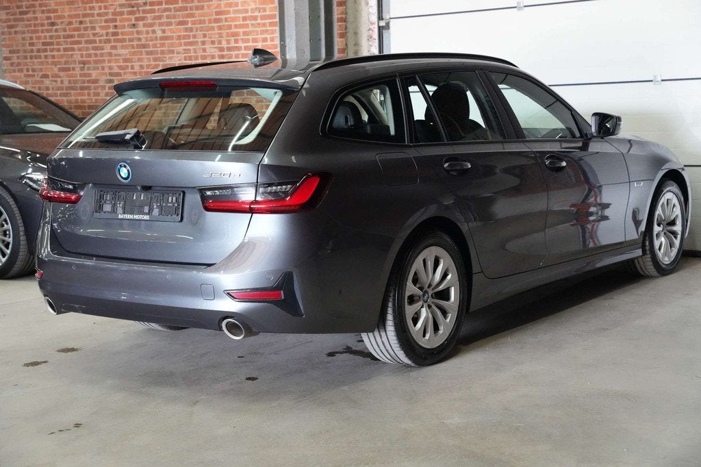 BMW 320 eA PHEV Garantie Plug in Hybride Benzine EURO 6d, Auto's, BMW, Automaat, 1998 cc, Gebruikt, 4 cilinders
