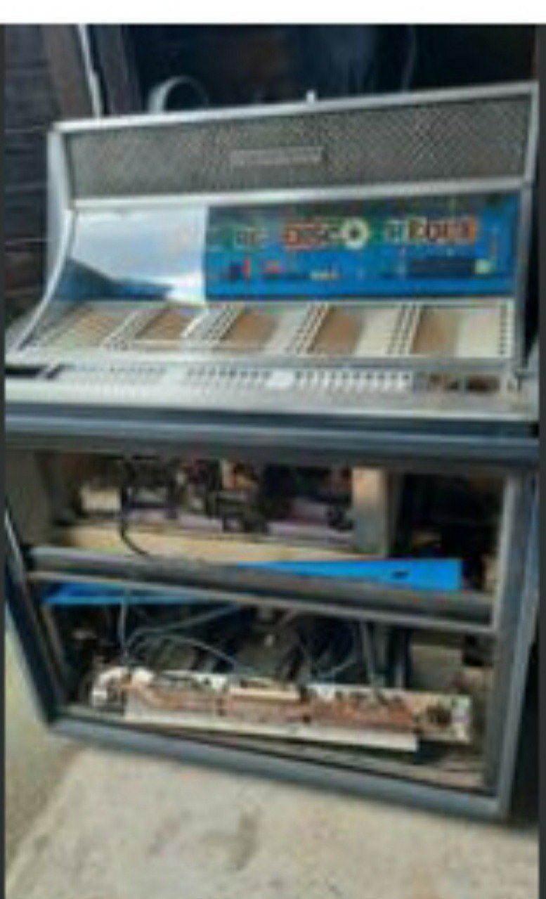 Jukebox Seeburg Discotheque in onderdelen, Enlèvement, Seeburg
