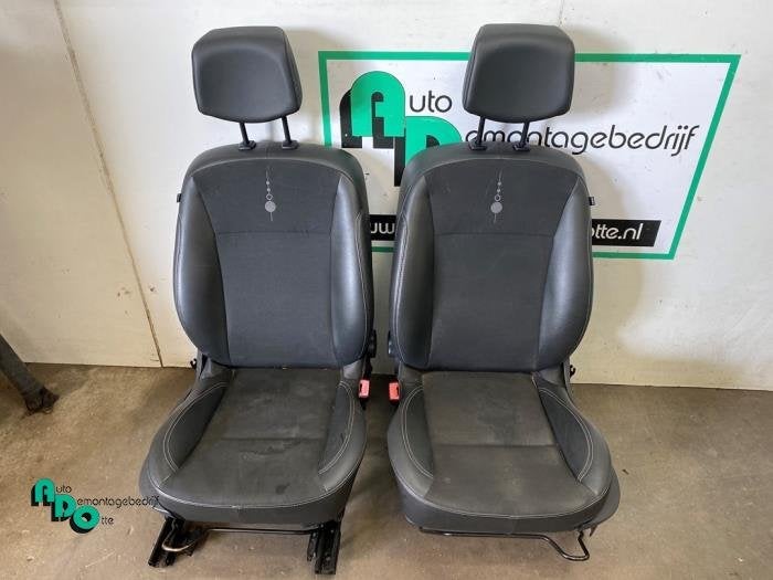 Kit revêtement (complet) d'un Renault Clio (Clio 3 06-), Renault, -, 3 mois de garantie, Utilisé