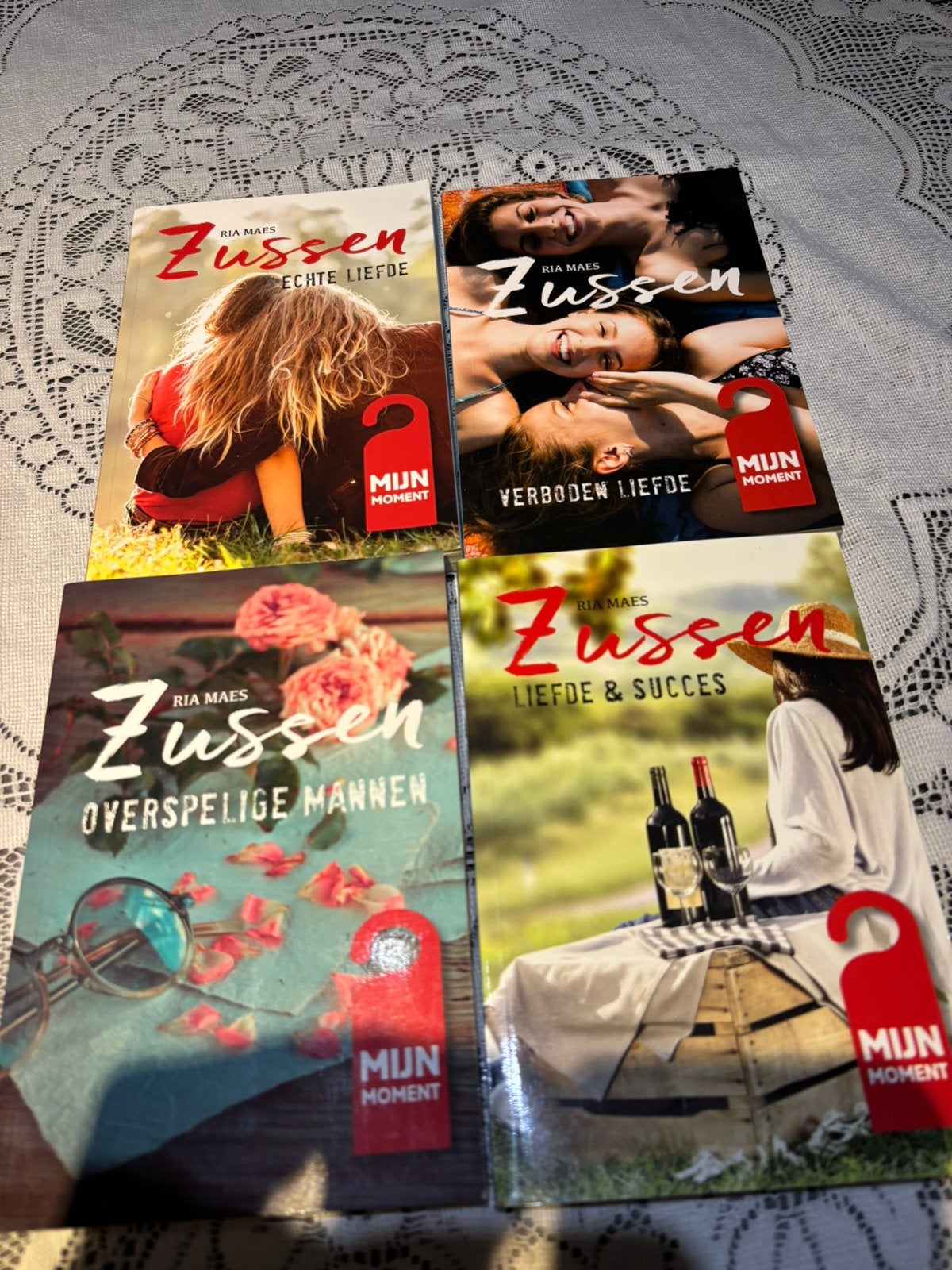 Zussen, Boeken, Romans, Ophalen of Verzenden, Zo goed als nieuw, België