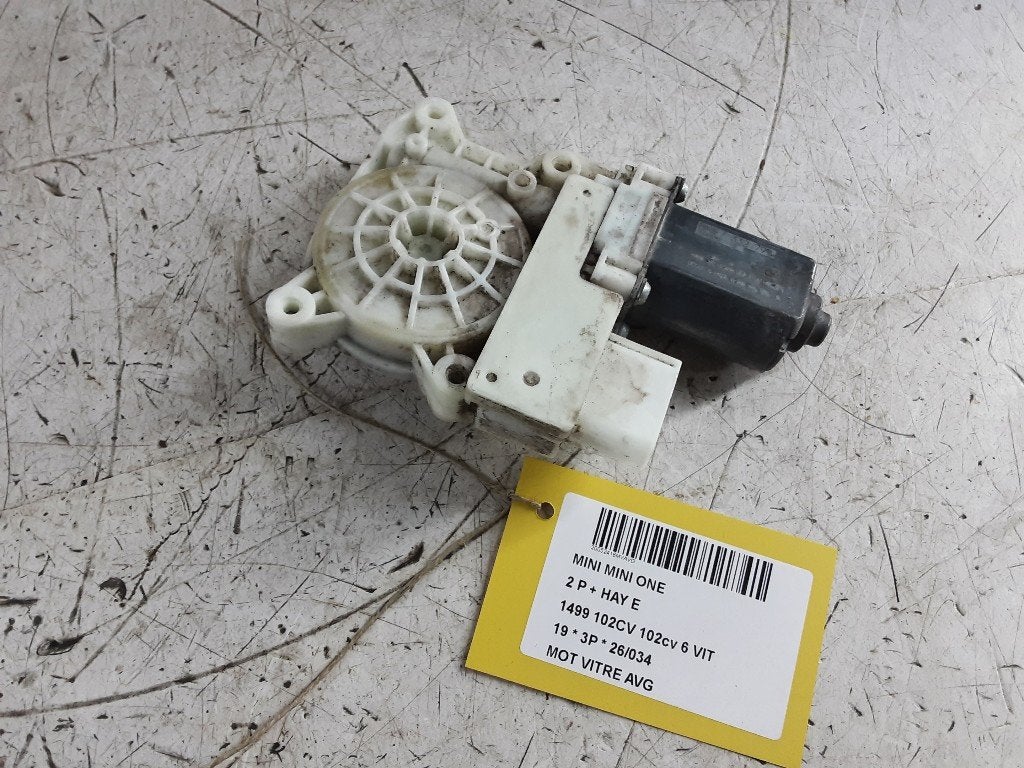MOTEUR LEVE VITRE ELECTRIQUE AVANT GAUCHE Mini Mini (F56), Avant, Petuelring 130
80809  München, DE, Mini, Utilisé