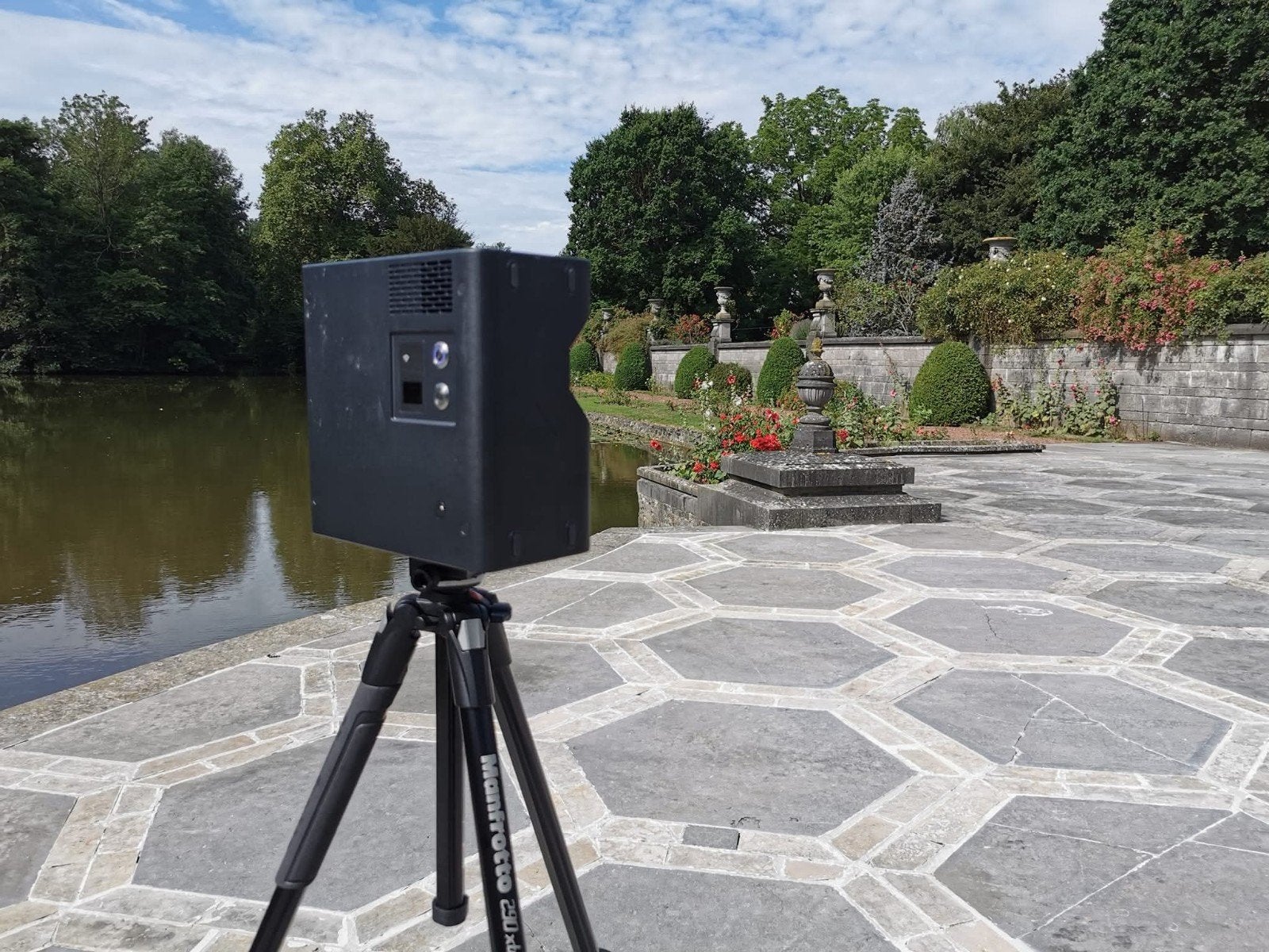 Caméra Matterport pro2, Enlèvement ou Envoi, Trépied, Manfrotto