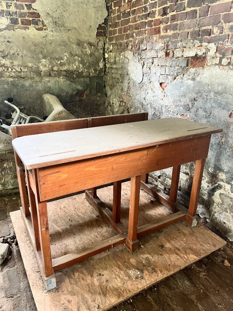 Prachtige oude schoolbank, Ophalen