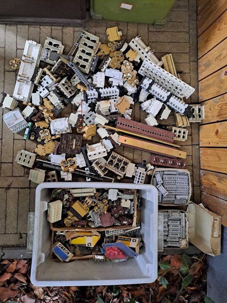 Lot (ouder) elektrisch materiaal / schakelmateriaal, Ophalen, Gebruikt, Overige typen