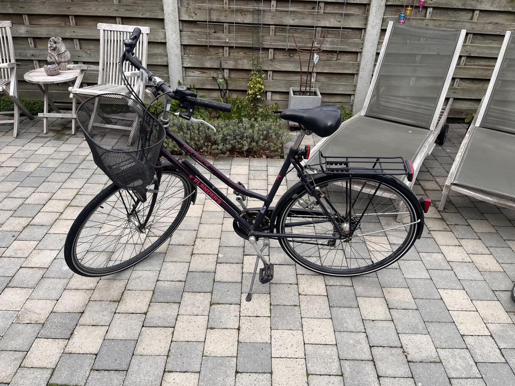Dames fiets volledig in orde, Enlèvement, Utilisé