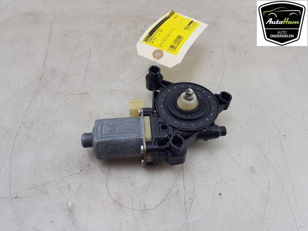 MOTEUR LEVE VITRE ELECTRIQUE Volkswagen Golf VII (AUA), Robert Bosch AG, Volkswagen, Utilisé, Robert-Bosch-Allee 1
74232  Abstatt, DE