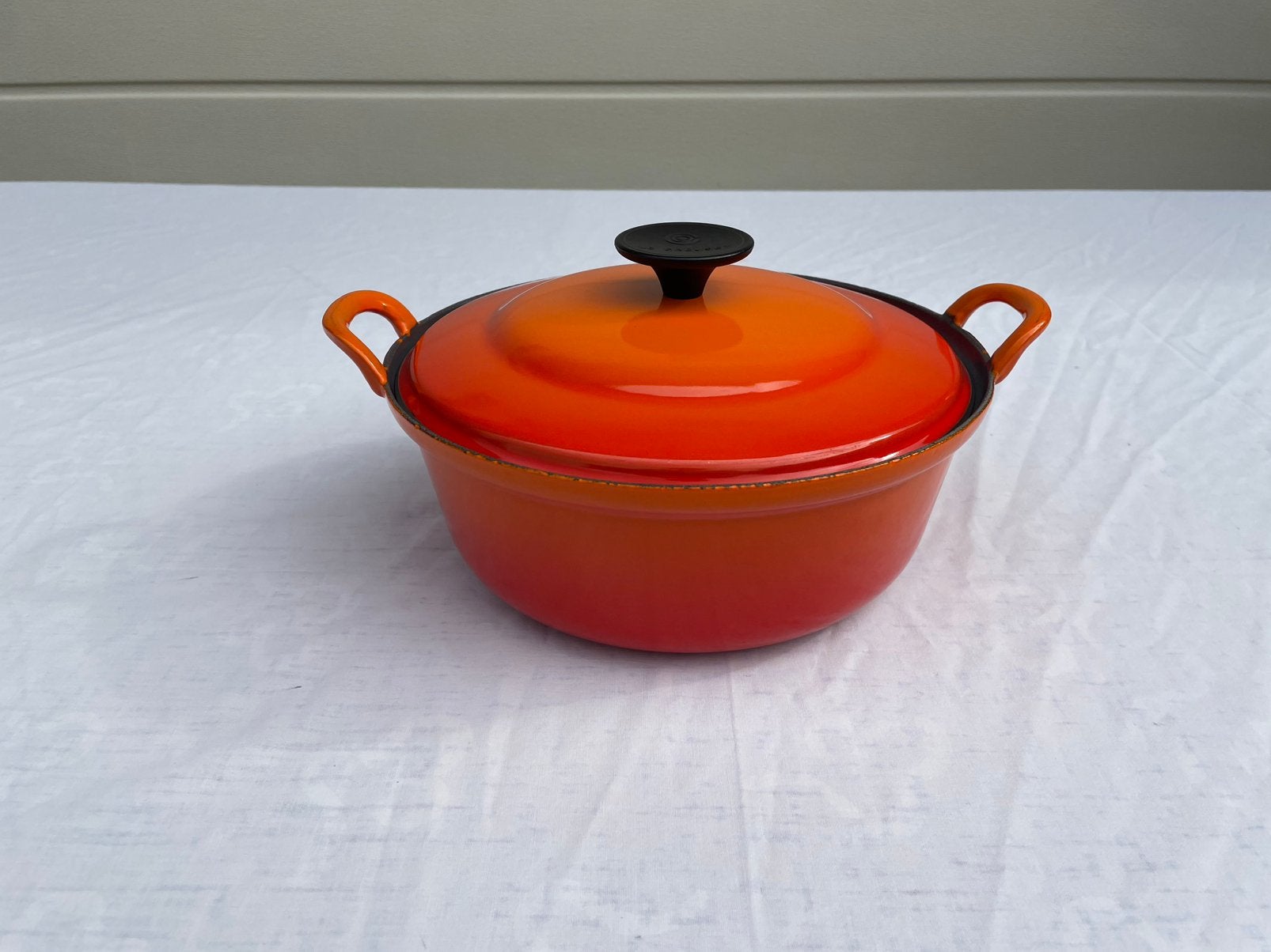 Le creuset France kookpot nr 24 Oranje, Huis en Inrichting, Le Creuset, Ophalen of Verzenden, Zo goed als nieuw, Kookpan