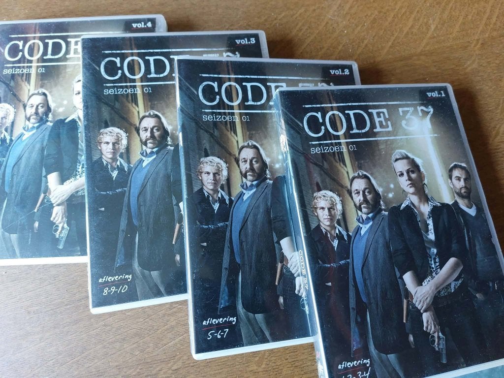 Dvd 1-2-3-4 Code 37, Cd's en Dvd's, Ophalen, Zo goed als nieuw